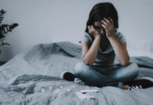 Antidepressiva ökar självmordsrisken hos ungdomar; ingen förebyggande effekt